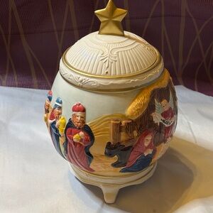 Jay Imports
Christmas Nativity Scene Cookie Jar